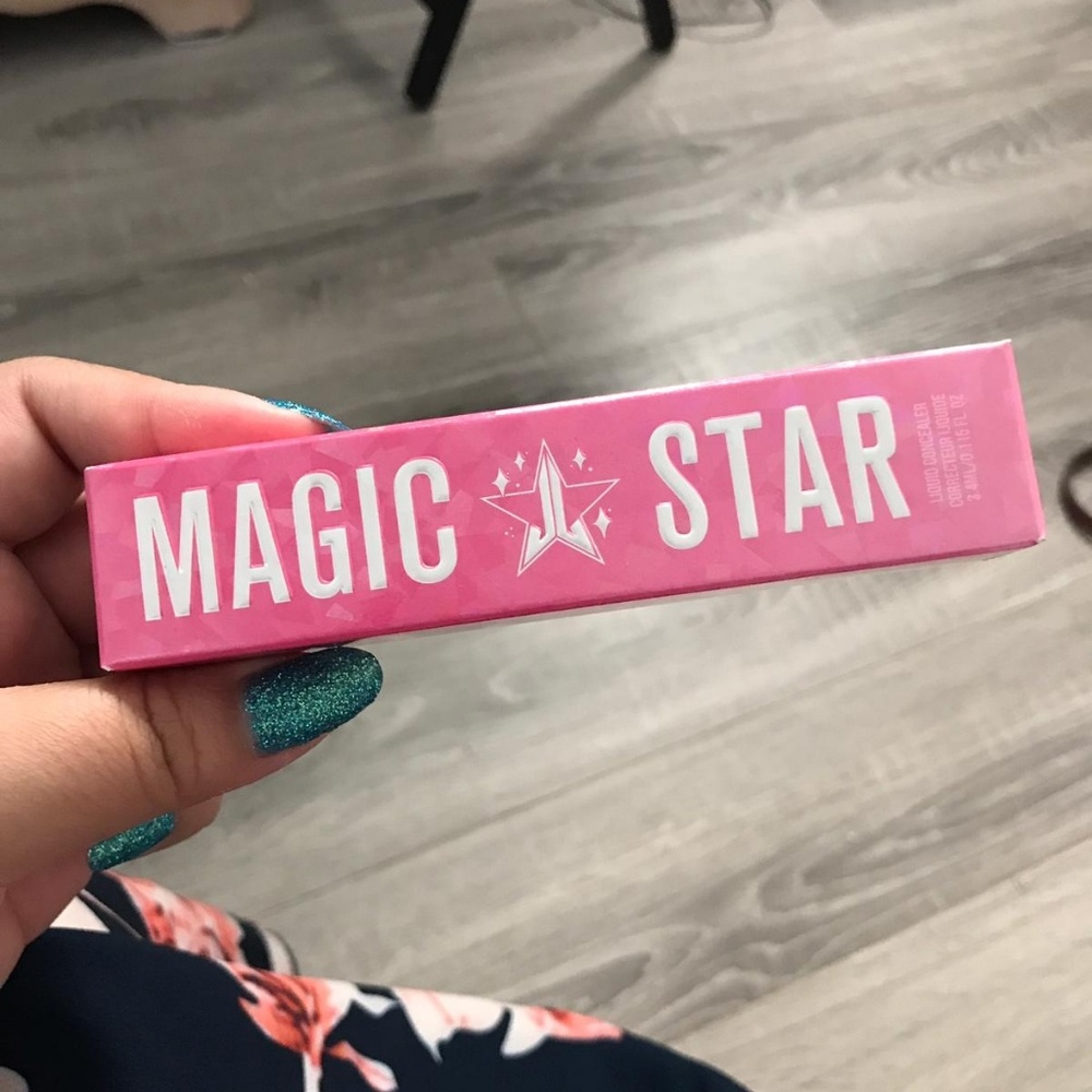 Jeffree Star Cosmetics 
Magic Star Green Liquid Co